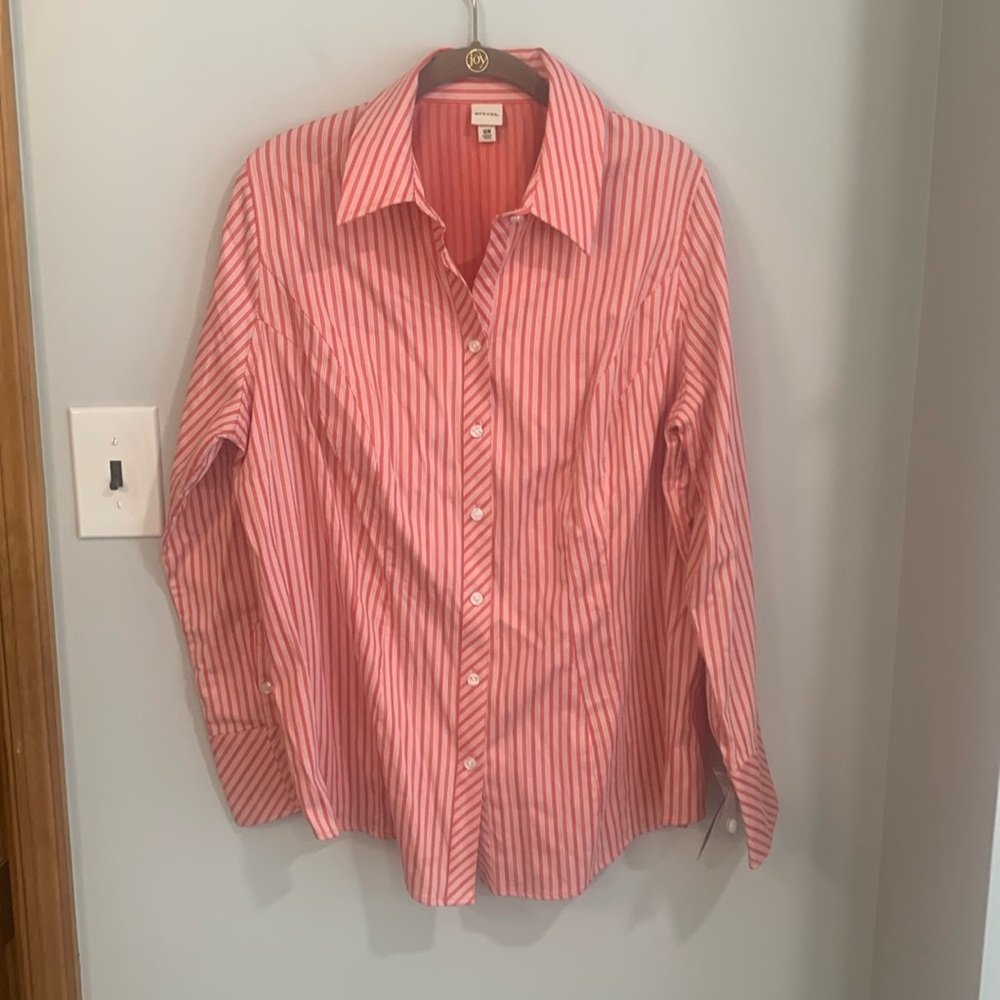 Merona NWT Plus 16W Tailored Coral/Red Pinstripe Button-Down Long‎ Sleeve Shirt